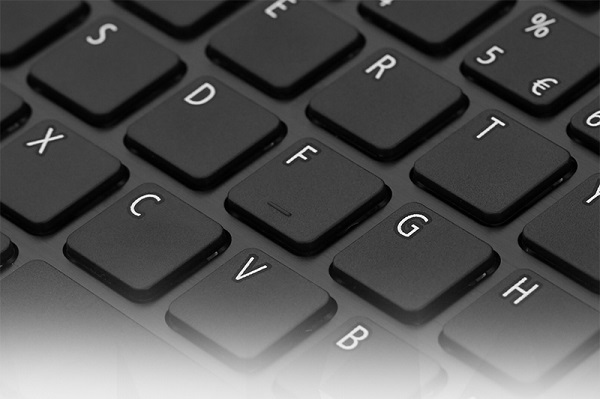 Bàn phím bố trí hợp lí và có độ đàn hồi tốt