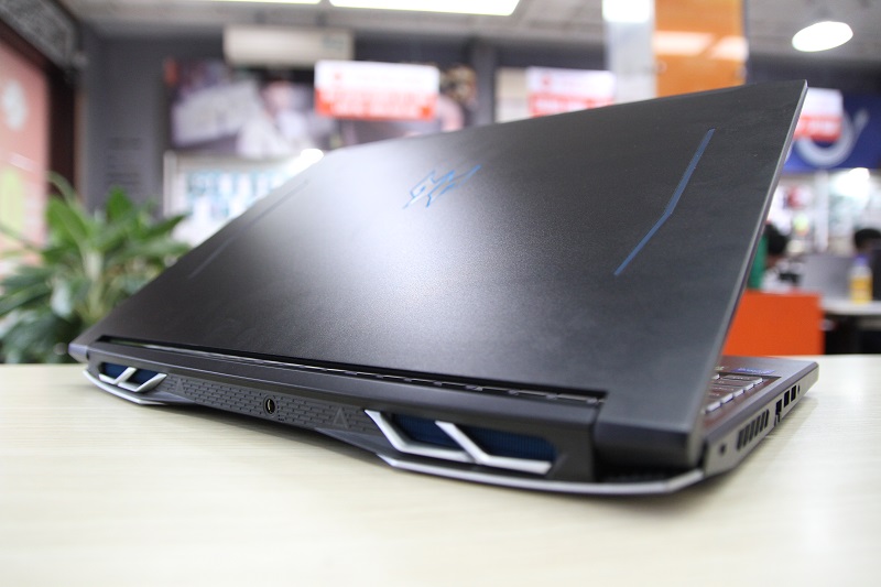 acer-predator-helios-300