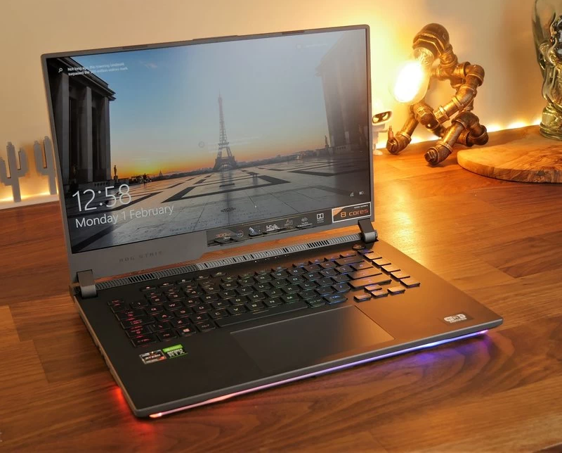 asus-rog-strix-g15-g513qr-es96