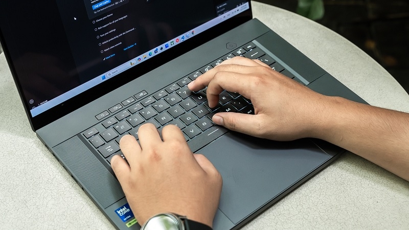 Asus ROG Zephyrus GU605CR-QR107W - Laptop Gaming Cao Cấp Hiện Đại Cho Mọi Game Thủ