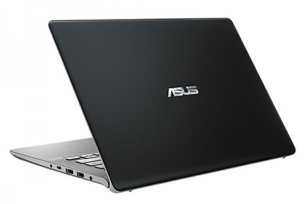 Cạnh phải của máy