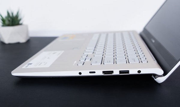 Bản lề ErgoLift cho cảm giác gõ phím thật thoải mái