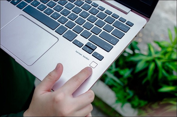 Mở khóa chỉ thông qua một lần chạm