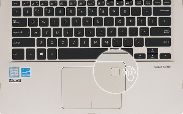 Touchpad thiết kế tinh tế, với bề mặt nhạy