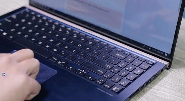 Keyboard và Touchpad