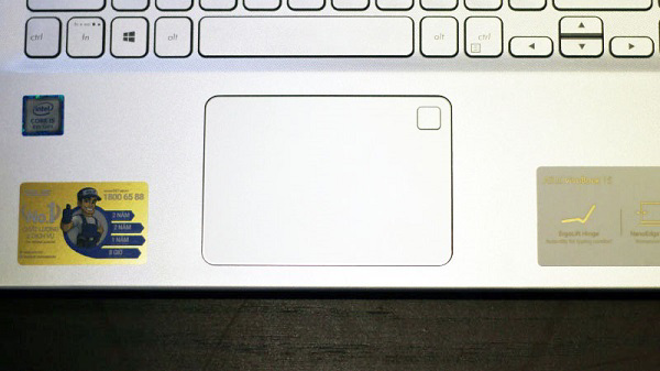 Touchpad thiết kế với diện tích khá rộng