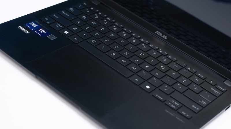 Laptop Asus Vivobook S 14 Q423SA-U5512 Laptop Asus Vivobook S 14 Q423SA-U5512