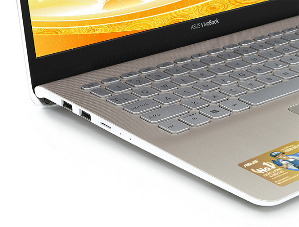 Cạnh trái của máy