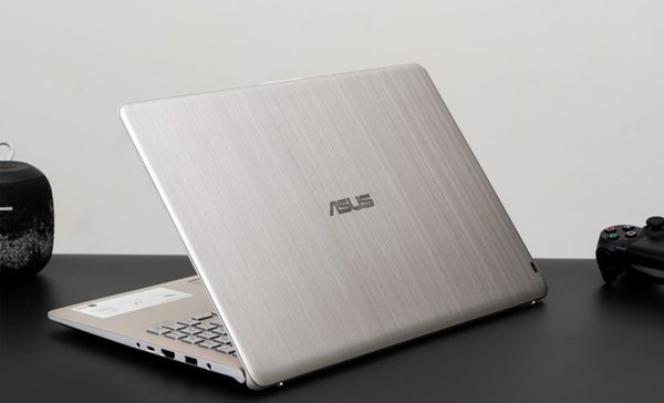 Bản lề thiết kế vô cùng độc đáo