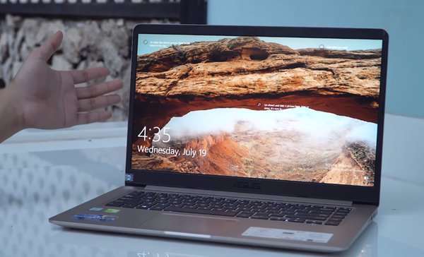 Viền màn hình siêu mỏng ở hai cạnh bên và cạnh trên