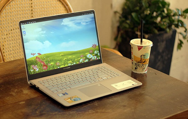 Viền màn hình mỏng ở tất cả các cạnh