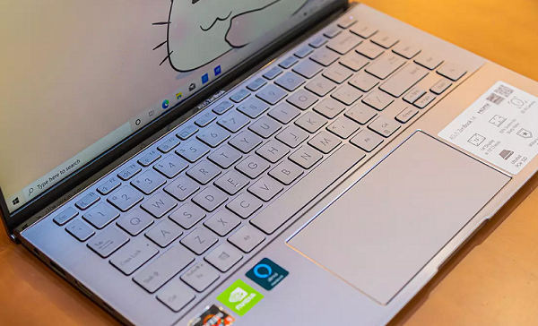 Asus Zenbook 14 Q407IQ