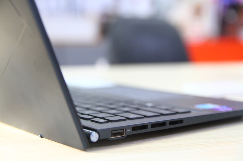 asus-zenbook-14-q409zaasus-zenbook-14-q409za