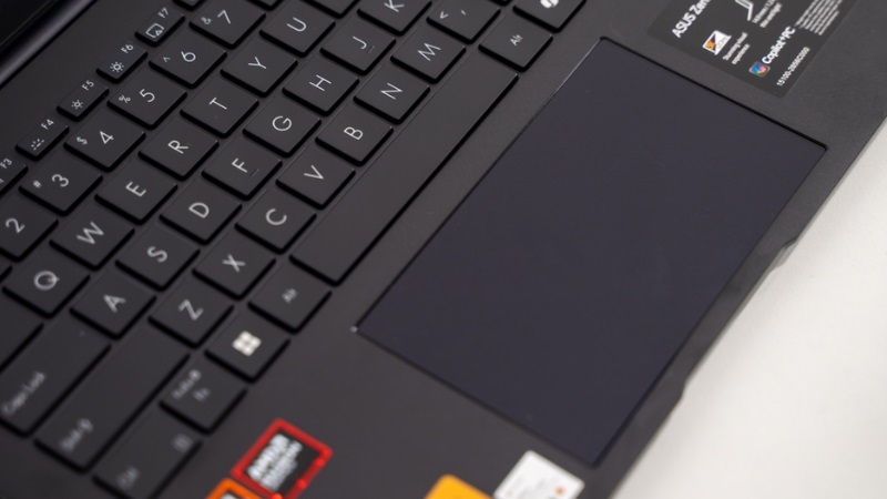Touchpad của dòng laptop Asus Zenbook 14 UM3406KA-PP590WS