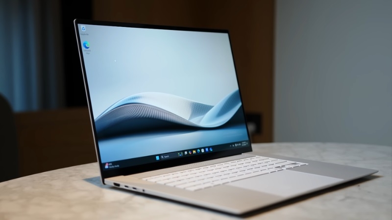 Asus Zenbook S16 UM5606MA