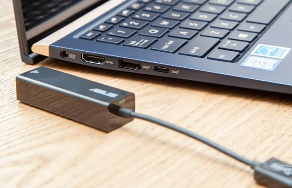 Cạnh trái của máy