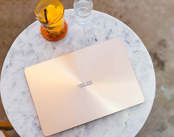 Nắp lưng với vân kim loại hình tròn đồng tâm