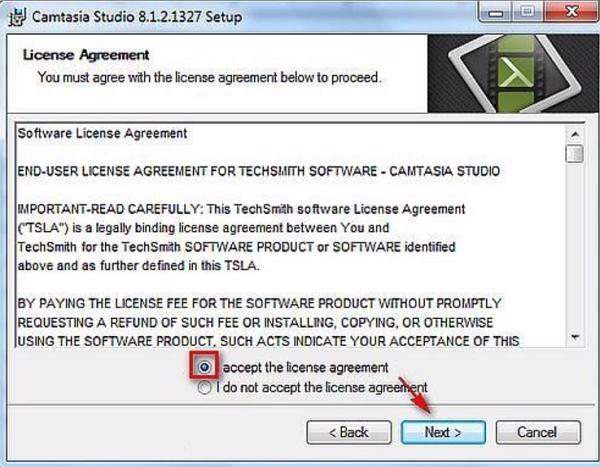 Tích chọn vào I accept the license agreement và nhấn Next