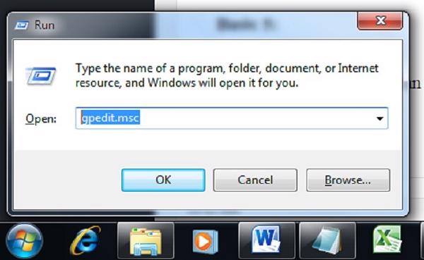 Nhập từ khóa gpedit.msc vào rồi nhấn Enter