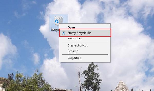 nhấn chuột phải vào Recycle Bin và chọn vào Empty Recycle Bin