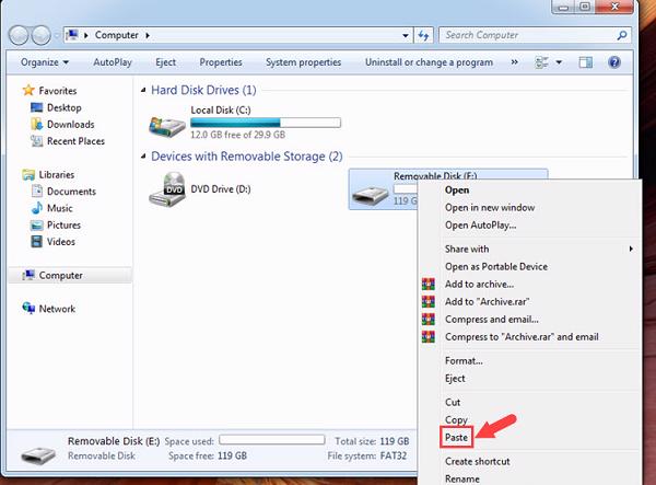 Mở My Computer và nhấn chuột phải vào ổ USB và chọn vào Paste