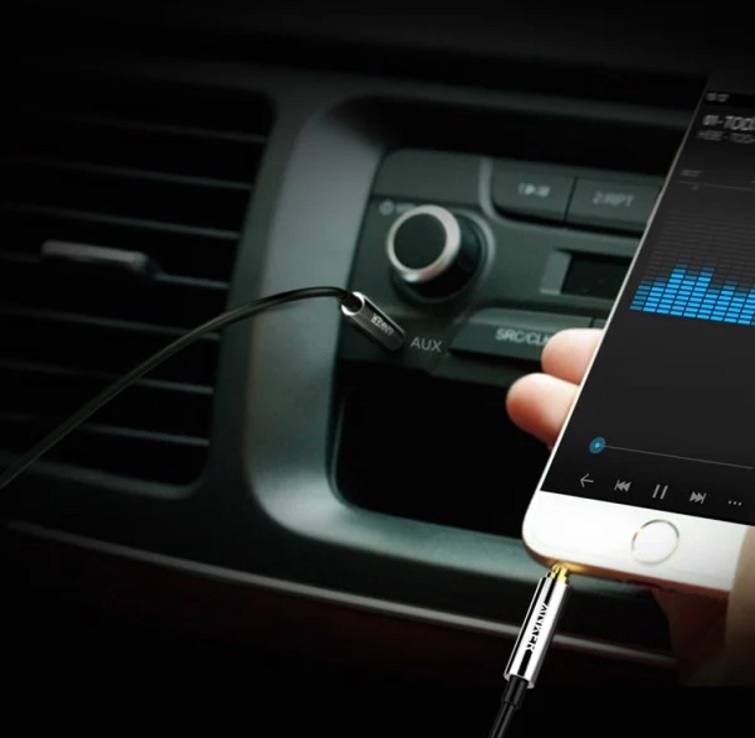 cap-am-thanh-anker-dai-2-4m-a8220