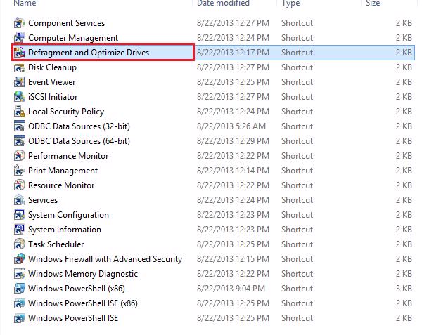 Cửa sổ mới hiện ra các bạn tìm tới ứng dụng Defragment and Optimize Drives và tiến hành mở lên