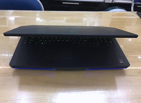 Dell Alienware 17 R2