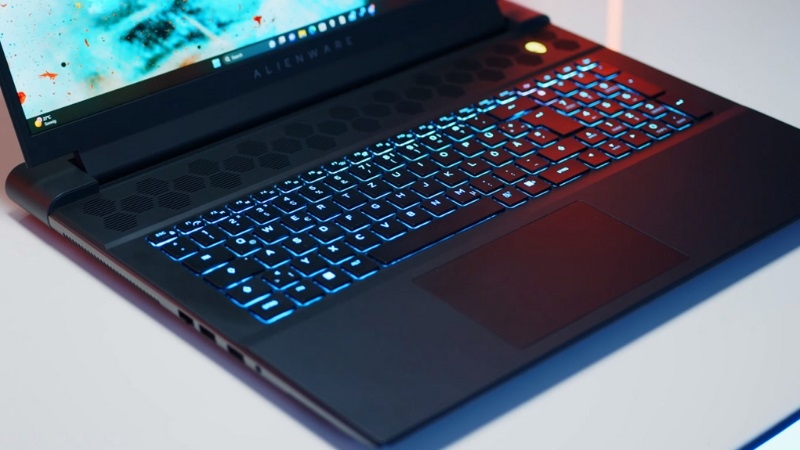 Dell Alienware M18 R1