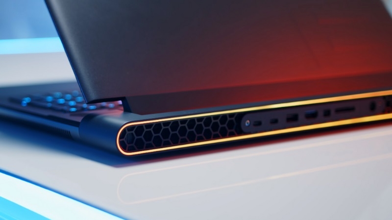 Dell Alienware M18 R1