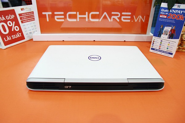 Thiết kế cạnh sau độc đáo khiến người dùng không thể nào rời mắt