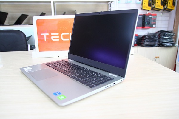 Dell Inspiron 3501