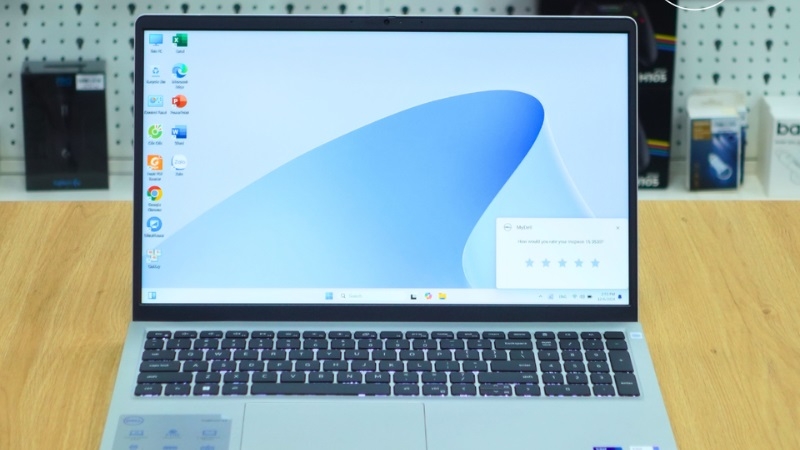 Laptop Dell Inspiron 3530