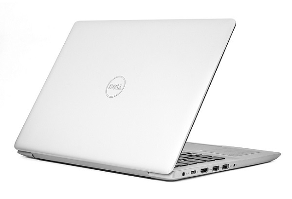 Các góc cạnh máy được thiết kế bo tròn nhẹ