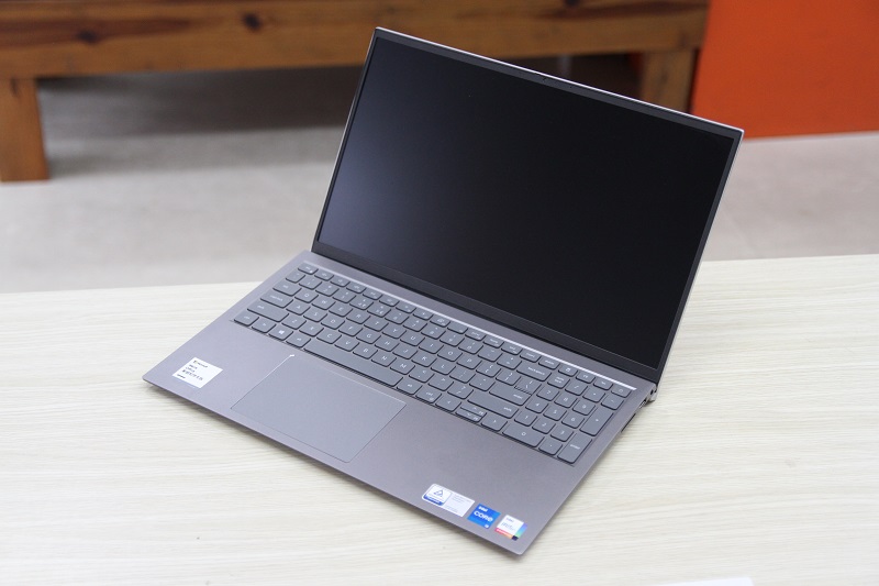 Dell Inspiron 5518
