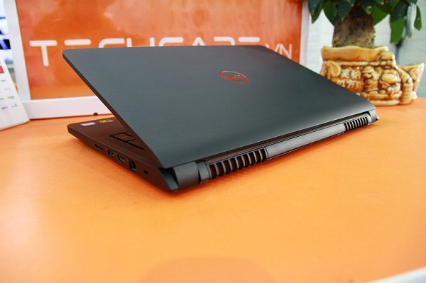 Dell inspiron 5577