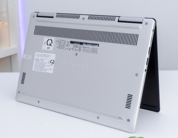 Sở hữu hai dải loa được đặt ở bên dưới