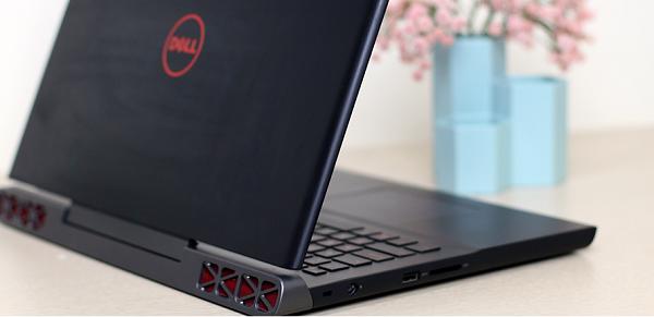 Cạnh trái của máy