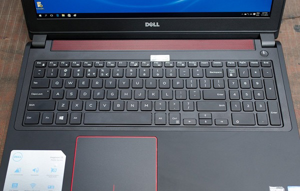 Bàn phím thiết kế truyền thống và kiểu full size