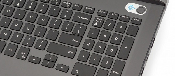 Bàn phím với hệ thống đèn nền backlit màu đỏ