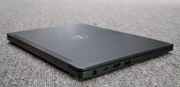 Cạnh trái của máy