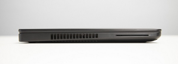 Cạnh trái của máy