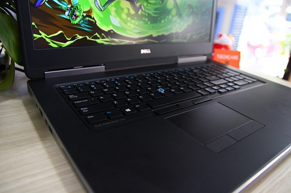 Dell Precision M7720 sở hữu thiết kế đẹp với các đường nét đơn giản