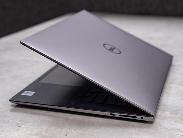 Dell Precision m5550 được thiết kế với mặt nhôm được cắt CNC tinh xảo