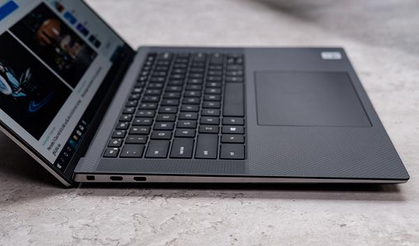 Cạnh trái của máy