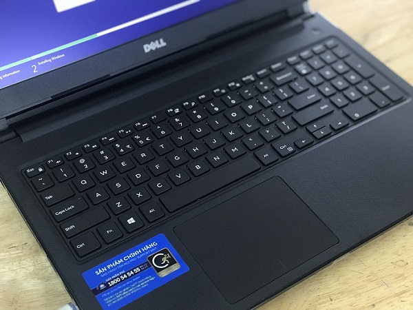 Touchpad khá rộng với thao tác nhạy