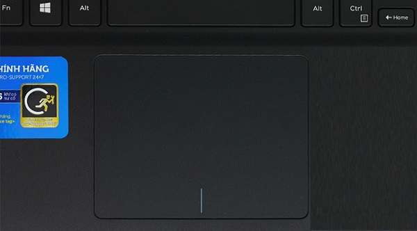 Touchpad rộng rãi, với bề mặt rê tay nhám