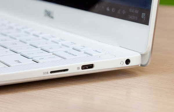 Cạnh phải của máy