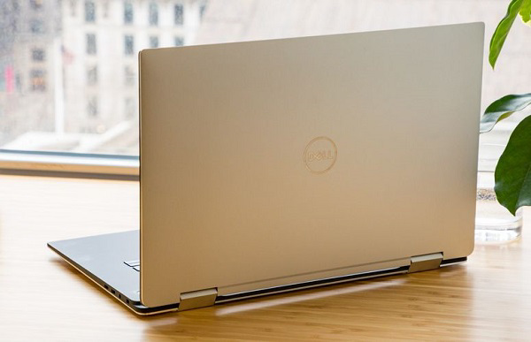 Dell XPS 15 9575 là chiếc một laptop lai