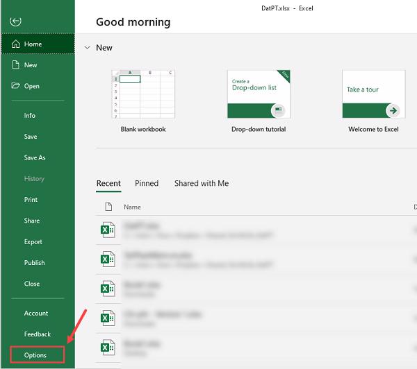 Chọn vào File -> sau đó chọn Options để mở thiết lập Excel